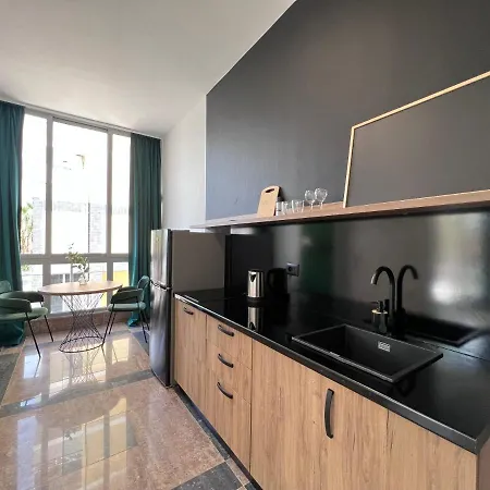 アパートホテル Cactus