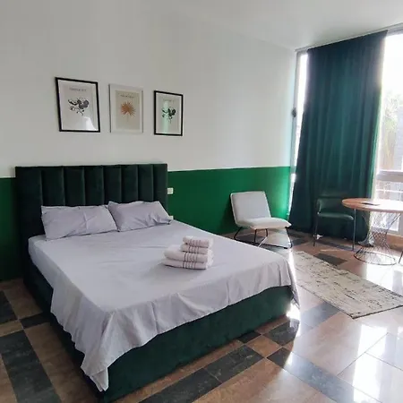 Cactus Hotel apartamentowy 3*
